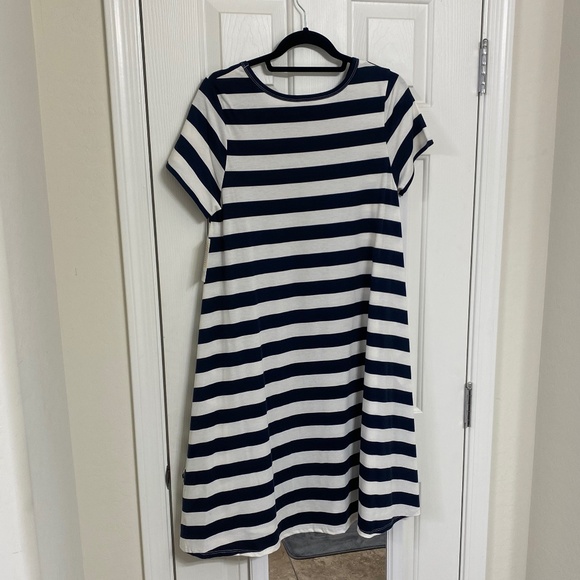 NWT LulaRoe Jessie Dress (S) - Picture 2 of 6